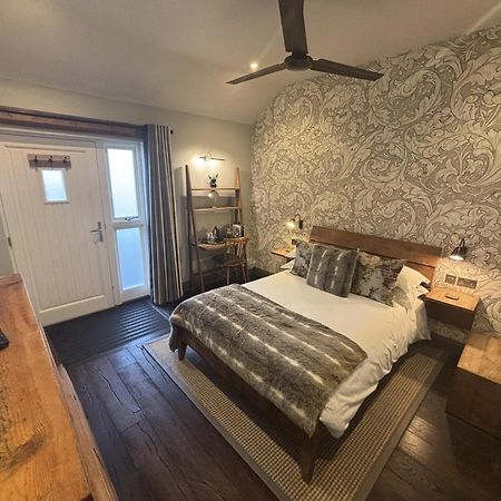 The George Inn Maulden Экстерьер фото